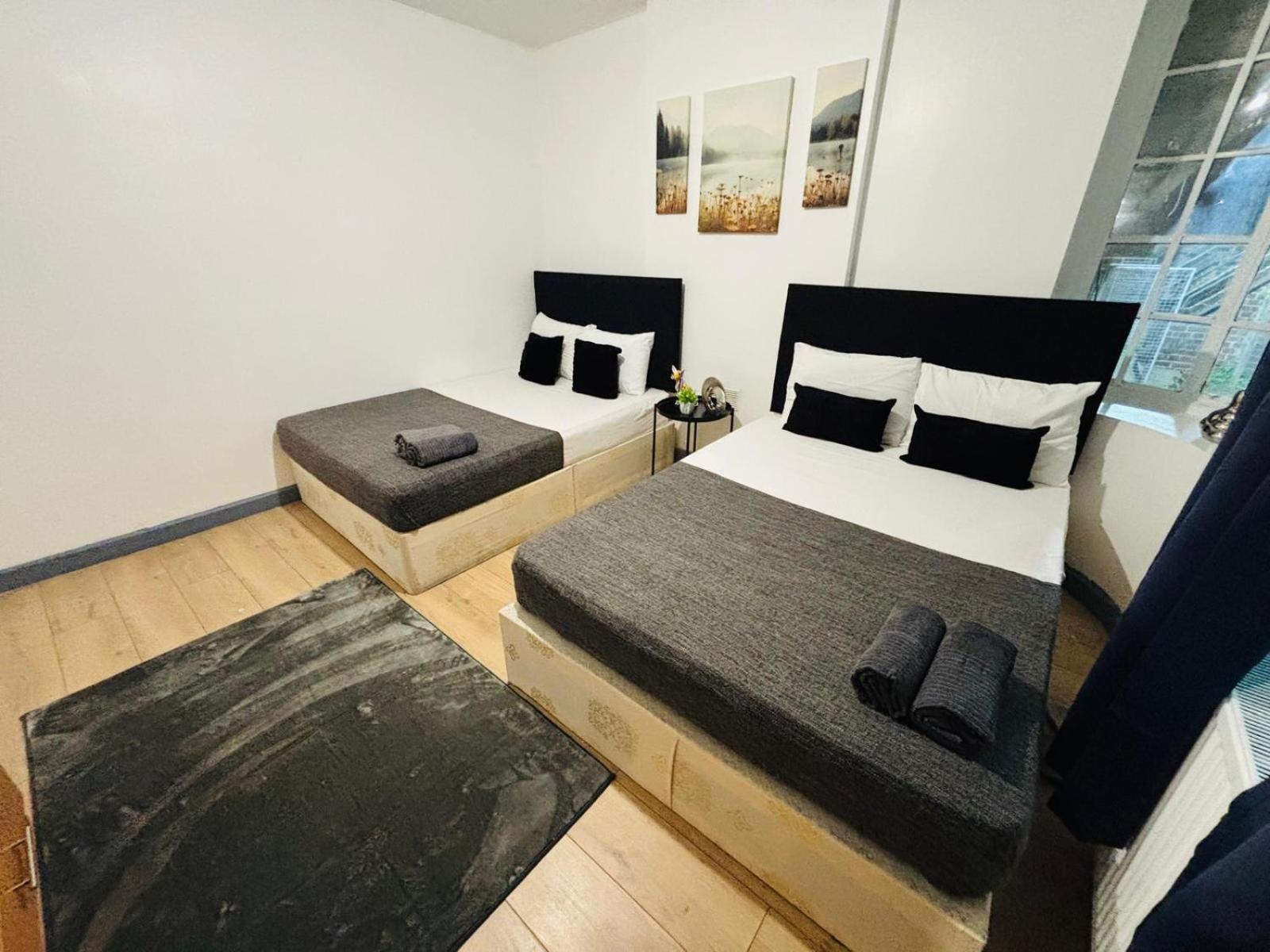 Flats, Location For Tourists, Next Tower Bridge London